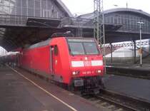 Nachdem 146 001-3 in Dortmund stationiert ist f�hrt sie sich nach der ersten Woche schonmal auf dem RE2 ein. Hier Richtung M�nchengladbach in Krefeld Hbf. 01.04.2006