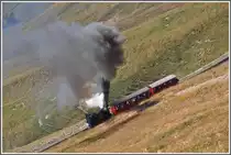 Lok 6 k�mpft sich immer noch bergan. (01.10.2011)