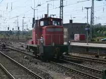 362 757 holte,am 16.Juli 2011,in Stralsund die zufuhr aus Heringsdorf gekommenen  Wagen vom Bahnsteig,um Sie mit dem Wagen aus Binz zuvereinen,danach ging es als IC 2405,ohne die 362er,nach K�ln.