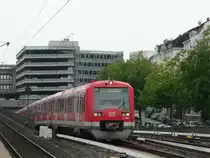Zug der Linie S3 nach Elbgaustra�e, 27.8.2011, Hamburg Altona