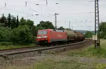 152 004-8 mit Kesselwagen bei Fulda am 09.06.2011