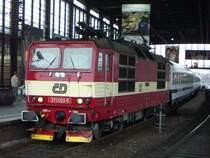 371 003-5 mit dem Berlin-Warszwa Express in Berlin Zoologischer Garten am 3.4.06