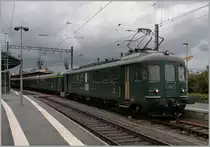 Auf der R�ckfahrt von Bouveret nach Bern war dann der RBe 4/4 N� 1405 an der Spitze des Extrazuges. 
Lausanne, den 8. Oktober 2011