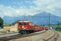 RhB Regionalzug 42 Neupendel von K�blis nach Chur am 26.06.1995 Ausfahrt Untervaz mit E-Lok Ge 4/4 I 604 - AB 1516 - B 2332 - B 2340 - BDt 1731. Hinweis: Lok noch mit Scherenpantograf
