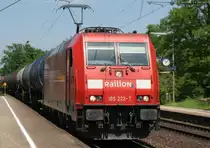 185 222-7 mit einen Kesselwagenzug in Georgensgm�nd am 10.06.2010