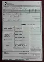 Da es sowohl in der Station Porto Torres Marittima als auch im Bahnhof von Porto Torres weder besetzte Fahrkartenschalter noch Fahrkartenautomaten gibt, werden im Zug vom Schaffner handschriftlich im Durchschreibeverfahren die Fahrscheine erstellt. Fahrschein vom 30.09.2011 f�r 2 Personen, 2 Fahrr�der und 186 km Bahnfahrt f�r 30 EUR.