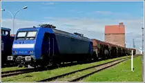 - An der Ostsee - Im Nordhafen von Stralsund sonnte sich am 20.09.2011 die 145-CL 201 und konnte durch den Zaun fotografiert werden. (Jeanny)