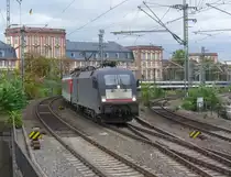 Taurus ES 64 U2-070 zieht den EC 7 Chur - Hamburg Altona am 06.10.2011 aus Mannheim
