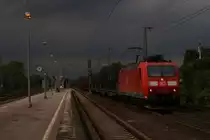 185 028-8 mit einem gemischten G�terzug in D�sseldorf-Oberbilk am 26.08.2011