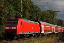 Die 146 013 schiebt am 5.9.11 den umgeleiteten RE1 durch Ratingen-Lintorf.