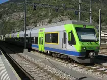 Der 4-teilige NINA Nr. 24 abgestellt in Brig. Wegen Sturmsch�den zwischen Frutigen und Kandersteg ist die L�tschbergbergstrecke f�r l�ngere Zeit unterbrochen. Dieser Zug dient als Reserve f�r den Abschnitt Kandersteg-Brig, 12.10.2011.