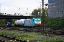 Die Cobra 2814 kommt mit einem gemischtem G�terzug aus K�ln-Gremberg nach Antwerpen-Noord und f�hrt in Aachen-West ein bei Abendsonne.
13.10.2011