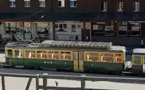 WAB - BDeh 4/4 117 steht am 02.10.2011 im Bahnhof Kleine Scheidegg. Der Tiebwagen wurde 1964 von SLM und BBC gebaut,  die H�chstgeschwindigkeit betr�gt 15 km/h (bergw�rts) und 22 km/h (talw�rts). Die WAB hat eine Spurweite von 800 mm  mit Zahnradsystem Riggenbach-Paul / von Roll.