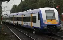 Hier NOB81724 von Hamburg-Altona nach Westerland/Sylt, bei der Ausfahrt am 9.10.2011 aus Elmshorn.