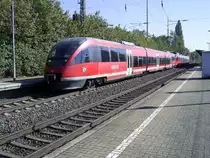 Genrationentreff: 643 033 hat mit der etwas �lteren 644 xxx heute auf der RB 30 Dienst zwischen dem Ahrtal und Bonn (So,02.10.11)