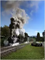 Eisenbahnfest im Feistritztal – 100 Jahre Feistritztalbahn 1911-2011.
Aus diesem Anlass fuhr heute diese wunderbare Doppeltraktion, mit den beiden Dampfloks 83-180 und ZB 2 (Zillertalbahn) von Weiz nach Birkfeld. 
Anger 15.10.2011
