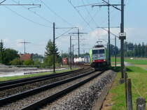 bls - 486 504-4 mit G�terzug unterwegs bei Hindelbank am 15.09.2011 .. Standort des Fotografen auserhalb des Zaunnes