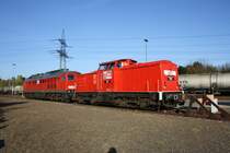MEG 101 ex 204 358 und MEG 313 ex 232 068 in B�hlen bei Leipzig (Fotografiert vom schon bekannten Bahn�bergang)15.10.2011
