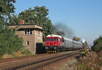 Die Sonderfahrt zu den 8.Leipziger Eisenbahntagen f�hrte den, in diesem Jahr mit V75 018 und 52 8154-8 bespannten, Sonderzug des Eisenbahnmuseums Leipzig am 16.10.2011 wieder ins Burgenland. Die erste Aufnahme entstand am Block Zauschwitz.