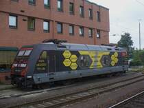 101 141-0 (Bahn Azubis gegen Hass und Gewalt) steht am 11.10.2011 in Koblenz abgestellt
