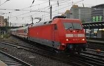 Hier 101 114-7 mit IC2182 von Kassel-Wilhelmsh�he nach Stralsund Hbf., bei der Einfahrt am 11.10.2011 in Hamburg Hbf.