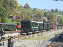 FCe 2/4 84 der Z�rcher-Museumsbahn wurde anl�sslich dem DVZO-Saisonabschluss am 16. und 17.10.2011 in Bauma mit dem ''Spiisw�geli'' f�r Gourmet-Bachtelrundfahrten ben�tzt, wo er am 17.10.2011 Bauma nach eben einer Solchen erreicht. Diese Triebwagen wurden 1930 von der Sihltalbahn beschafft und fuhren dort bis 1974. Der Triebwagen Nr. 84 blieb erhaltne und wurde in den Ursprungszustand versetzt.