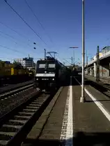 BR 185 567-5 von MRCE/CFL Cargo am 15.10.11 mit gemischten G�terzug in Frankfurt am Main West 