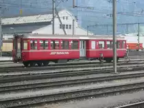 B  fliegender Rh�hier  Nr. 2306 ohne Innenbestuhlung in Landquart, 20.10.2011.
