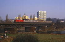 212 264 �berquert die Ruhr bei Essen Steele, 11.02.1989.