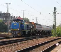 Die V2104, eine MAK G1206, der MWB zieht ein paar Kesselwagen durch K�ln West. Aufgenommen am 17.08.2011. Gru� an den Tf!