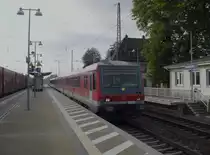 Als Ersatz f�r ICE 9555 Paris Est - Frankfurt (Main) kam f�r die achtteilige br 406 die Kaiserslauterer 628 458 und 628 480 mit ca 5 min versp�tung am 20.10.2011 durch Einsiedlerhof