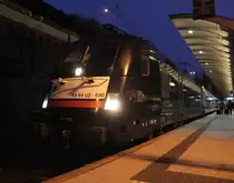 ES 64 U2-030 mit IC 2083 von Hamburg-Altona nach Berchtesgaden Hbf kurz nach der Ankunft im Hamburger Hbf.22.10.2011