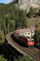 Die �BB 1144.40 zieht einen OIC nach Graz.
Aufgenommen auf der Kalten Rinne.