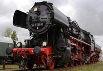 52 8154 pr�sentiert sich am 08.10.2011 zum Eisenbahnfest im Bahnmuseum des ehemaligen Bw Weimar