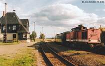 204 790 h�lt mit ihrer Regionalbahn nach Saalfeld am 16.9.95 im Keilbahnhof Unterlemnitz auf Gleis 2.