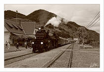 Zwei Dampfsonderz�ge waren am 18.6.2011 zur Sonnwendfeier 2011 in der Wachau unterwegs.Hier sieht man die 100 Jahre alte Dampflok 310.23 mit dem Sdz R 17364 von Wien Heiligenstadt bei der Ankunft in Spitz an der Donau.