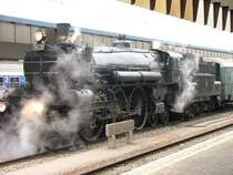 Die erhaltene 310.23 bei ihrer Ausfahrt von Wien S�dbahnhof zur Sonderfahrt  Saisoner�ffnung 2004 - Heizhaus Strasshof 