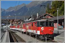 Gep�cktriebwagen 110 001-5 mit Pendelzug in Brienz. (01.10.2011)