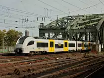 460 508-5 verl��t am 27.10.2011 die Hohenzollernbr�cke und f�hrt in K�ln Hbf ein.