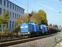 Pressdoppel 204 012-4 und 204 033-9 mit einem Schotterzug in Netzschkau am 29.10.11.