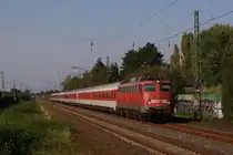 115 346-9 mit einem Autozug bei der Durchfahrt durch D�sseldorf-Angermuns am 25.09.2011