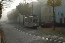 Wagen 29 der Naumburger Stra�enbahn erreicht im Morgennebel die Endhaltestelle am Hbf. Der Wagen wird nach kurzem Auffenthalt wieder zur�ck zur Vogelwiese, dem zweiten Endpunkt der Strecke, fahren. 21.10.2011
