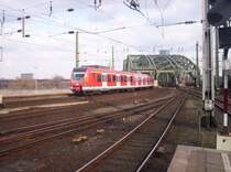 423 als S11 bei der alsfahrt K�ln Hbf in Richtung Berg.Gladb. 10.04.2006