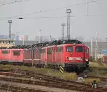 140 876-4 abgestellt in H�he Haltepunkt Rostock-Toitenwinkel.30.10.2011