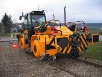 12.04.06 Zweiwege-Rangierfahrzeug Rotrac RB18 Kieswerk H�ntwangen (CH)