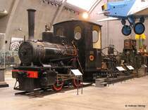 „LOTTA 1“ (Orenstein & Koppel 1913 Nr. 6620) war bei der K�niglichen Eisenbahndirektion Stockholm als „11“ vorwiegend im Baudienst eingesetzt und wurde 1928 an die  Kohlsva Eisenh�tte verkauft, wo diese 600 mm – Lok in einer Feldspatmine ihren Dienst verrichtete. Seit 1959 geh�rt sie der Museumsbahn �stra S�dermanlands J�rnv�g, Mariefred und steht jetzt als Leihgabe im Technischen Museum Stockholm. - 15.03.2006

