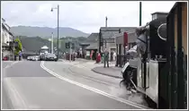Die Knacknuss bei der Verbindung der Welsh Highland Railway und der Ffestiniog Railway letztes Fr�hjahr war der kurze Strassenabschnitt in Porthmadog. (14.08.2011)