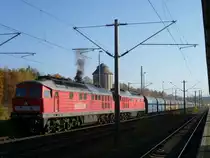 232 349-1 und 232 457-2 stehen am 08.11.11 mit der Kohle in Reichenbach/V. oberer Bahnhof.