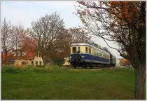 Anl�sslich des Perchtoldsdorfer H�tereinzuges veranstaltete der Verein Pro Kaltenleutgebner Bahn Sonderfahrten mit dem 5042 14 auf der sch�nen, 6,7 km langen Strecke zwischen Wien/Liesing und Waldm�hle. Perchtoldsdorf, 06.11.11