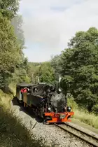 Am 10.09.2011 wurde die R�gener Dampflok Auqarius C beim Tag des offenen Denkmalsauf der Pre�nitztalbahn eingesetzt. Hier hat das Einzelst�ck den Bahnhof J�hstadt fast erreicht.

